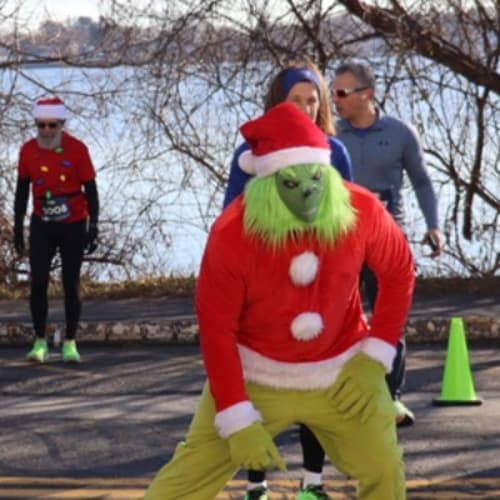 Mystic Runners Santa Dash Classic